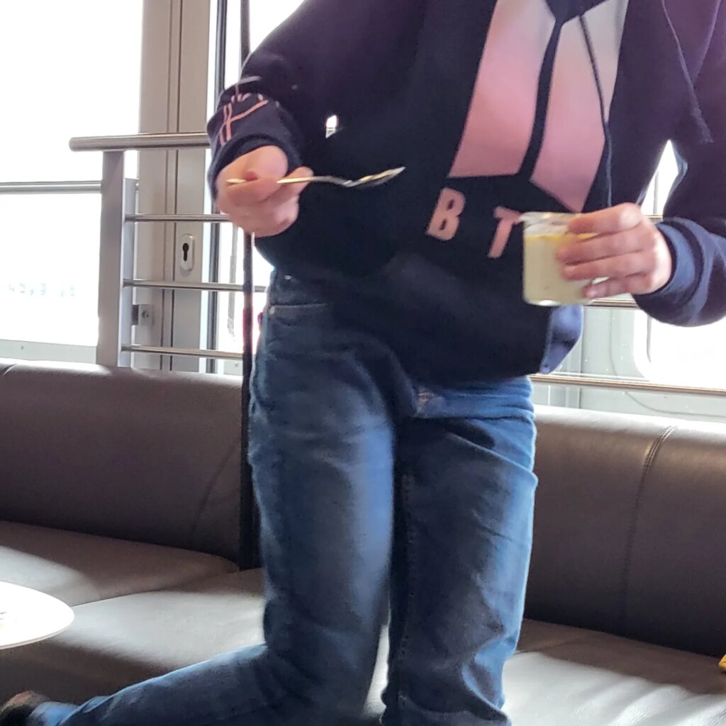 ESSEN IN DER LUFTHANSA-LOUNGEWie immer mega lecker.Cremesüppchen ...